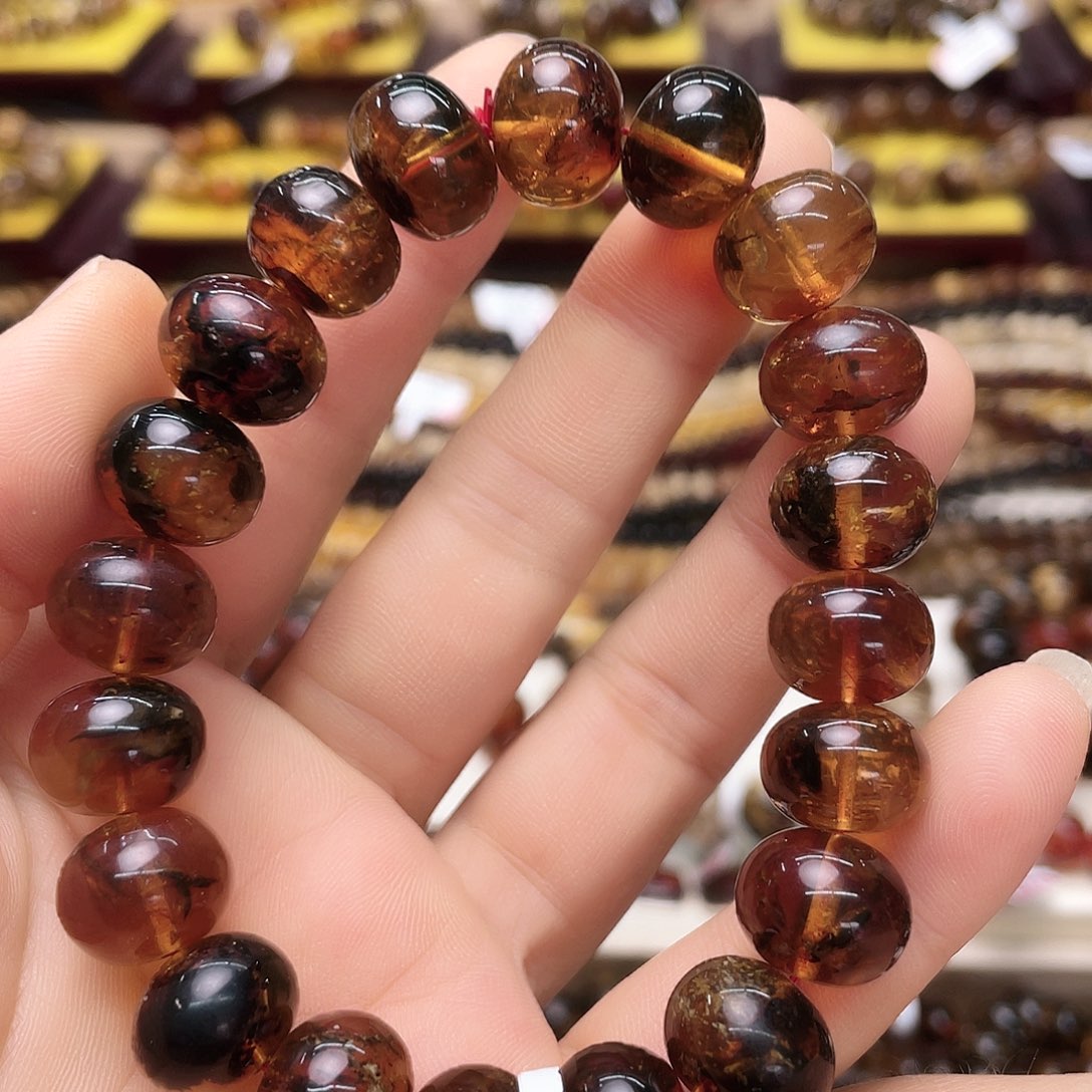 琥珀裸石未镶嵌十三70156