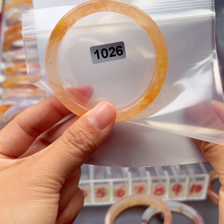 玛瑙/玉髓手镯未镶嵌瑶**树