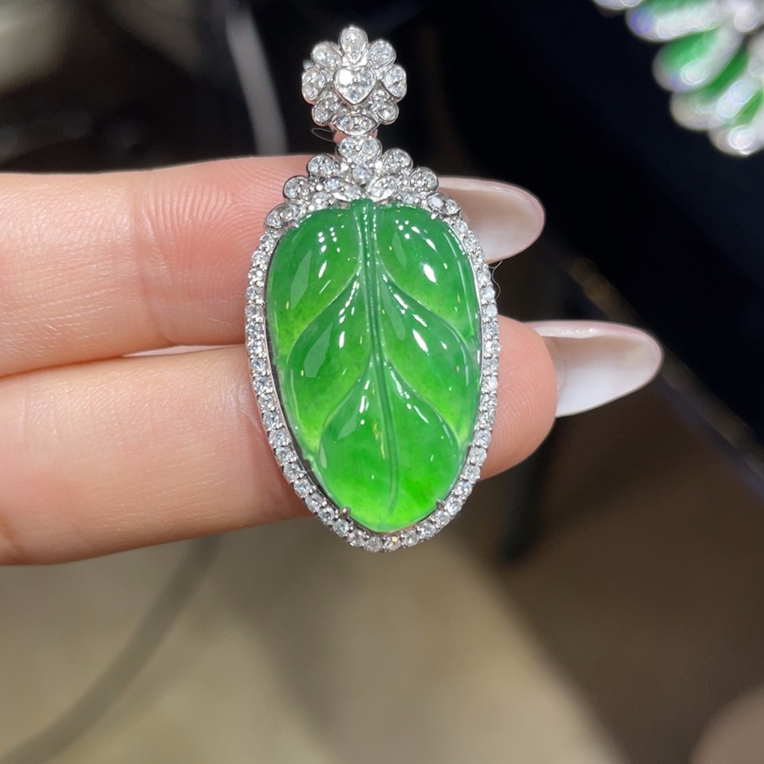 翡翠颈饰18K金镶嵌天然缅甸翡翠a货