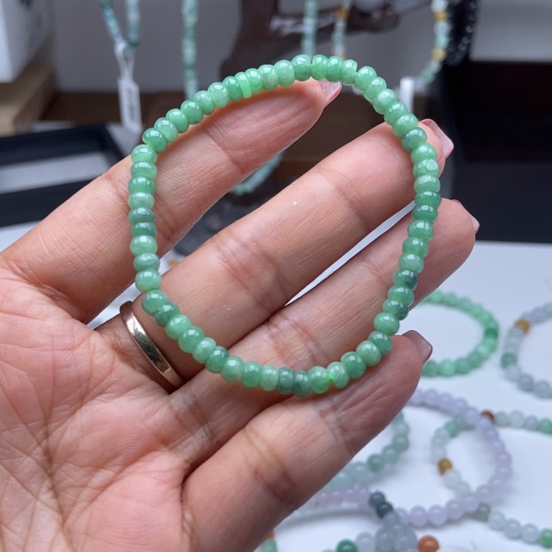 一***枝未镶嵌手链翡翠天然翡翠