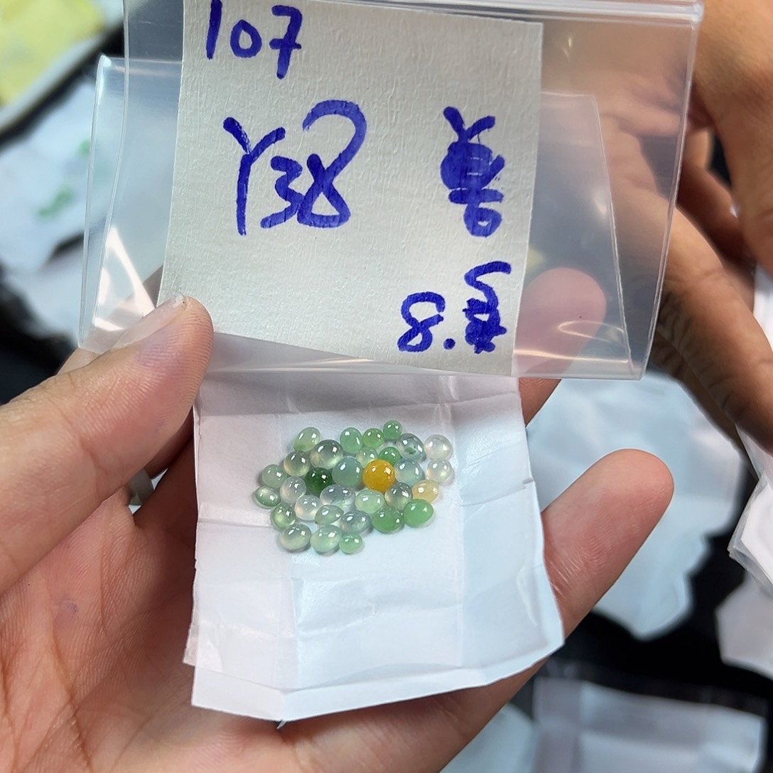 【闪购商品】定制翡翠未镶嵌善***人