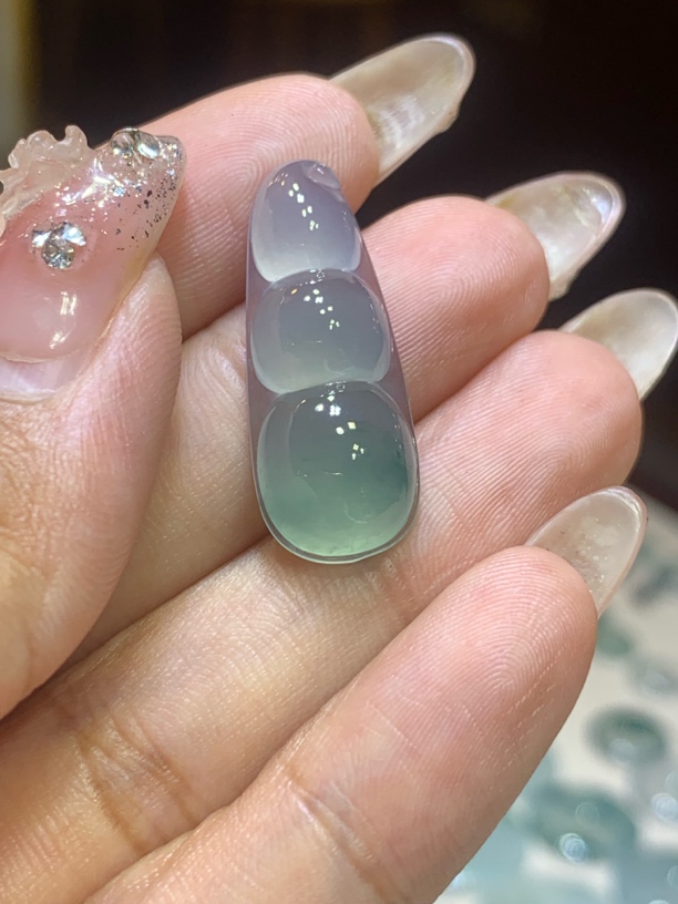 缅甸天然翡翠A货，一刀切飘花福豆，干净细腻一尘不染29.3/11.3/6.1