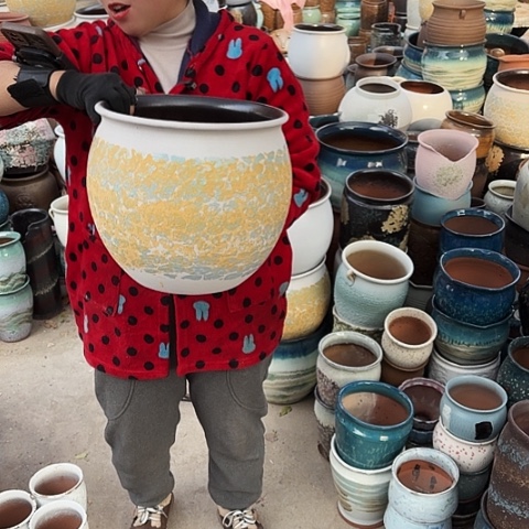 29口28高瑕疵底裂盆子。