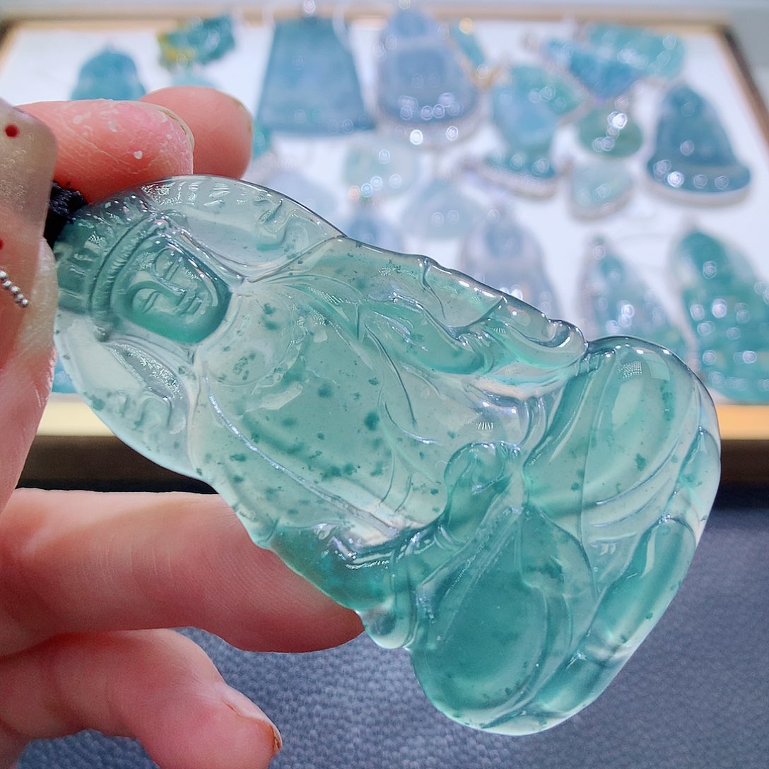 翡翠颈饰未镶嵌翡翠