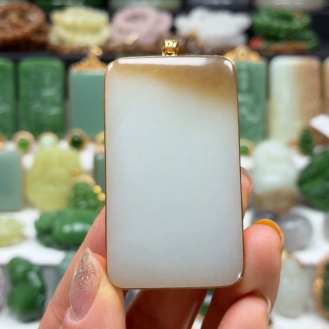 和田玉18K金镶嵌颈饰