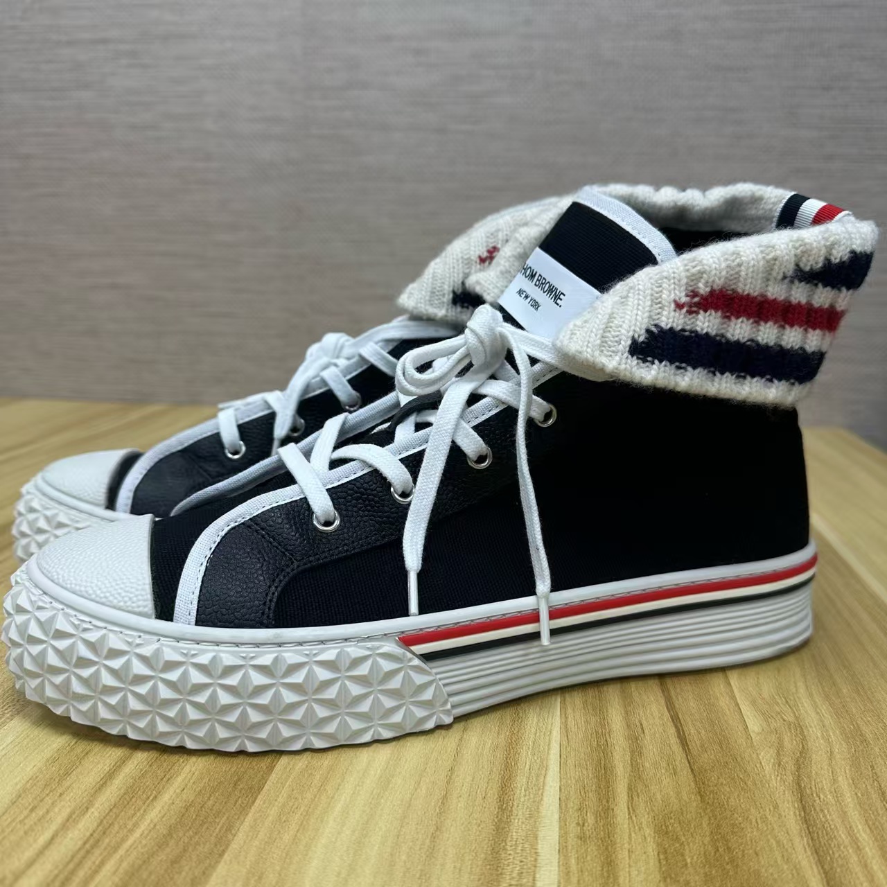 95新 THOMBROWNE 高帮彩条帆布鞋/43码/Sw24453