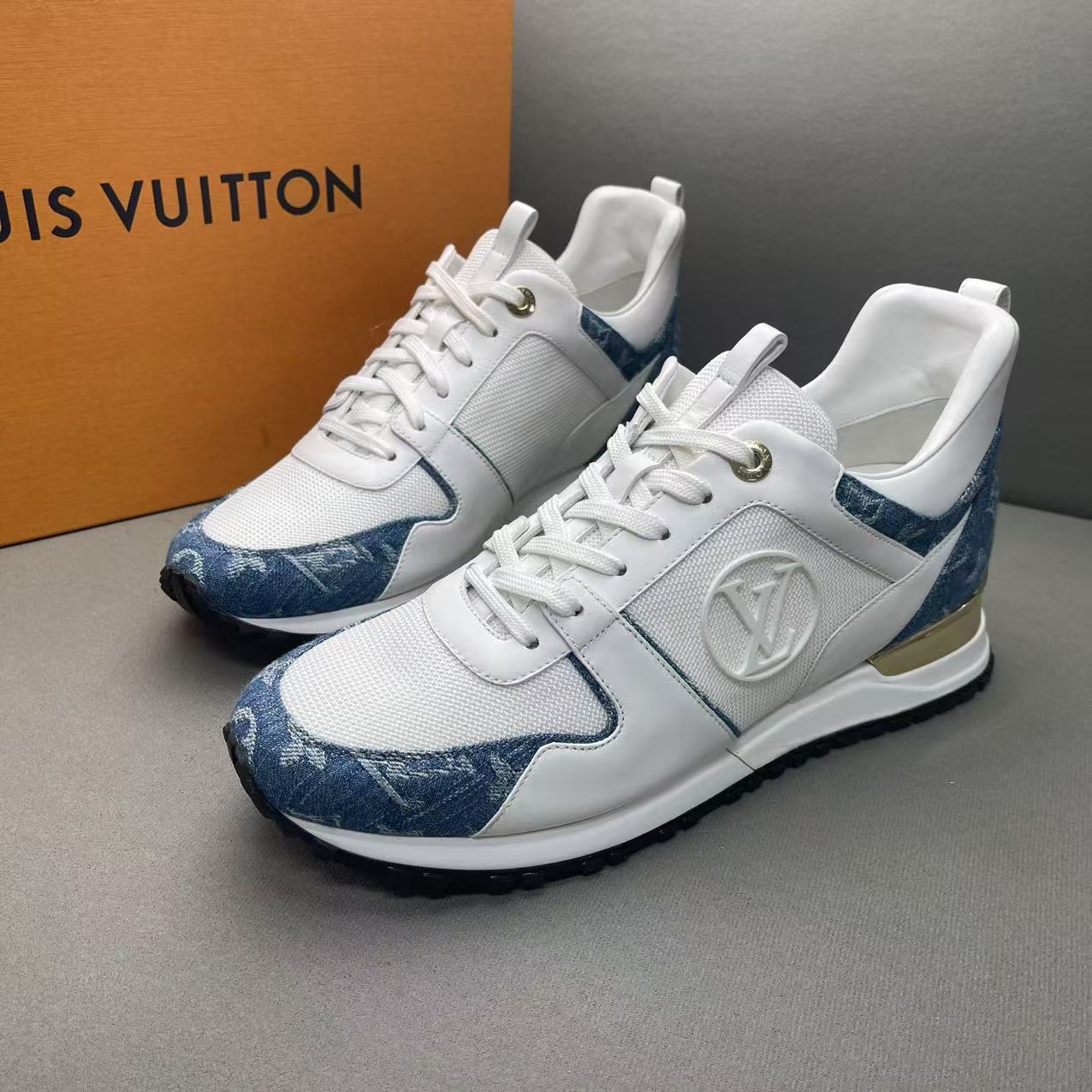 全新未使用 LouisVuitton/路易威登 白蓝色老花网面运动鞋 41码