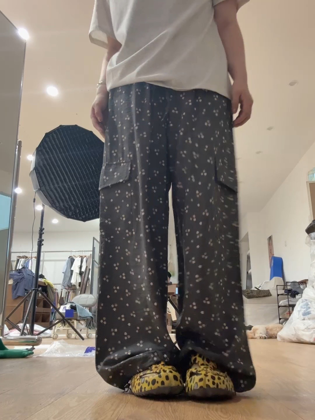 灰调工装碎花裤～面料超薄裤脚有抽绳设计