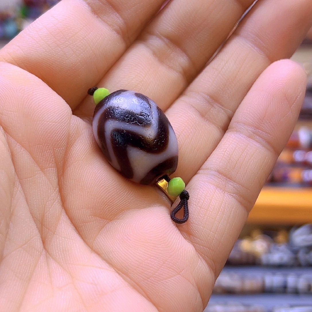 钢***儿玛瑙/玉髓未镶嵌颈饰