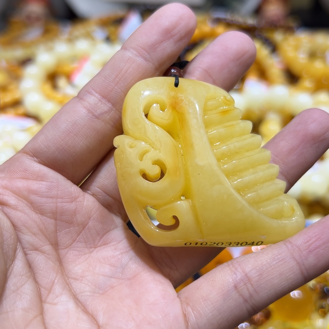 琥珀珠宝奇石未镶嵌