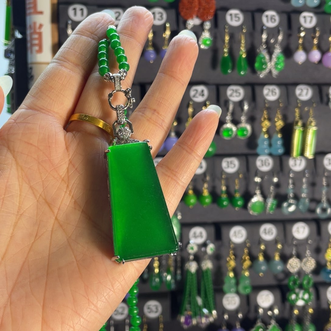 银S925镶嵌翡翠耳饰看