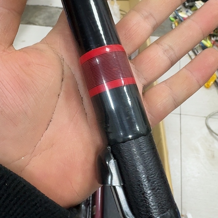 年***鱼碳素1.8m以下鱼竿8888