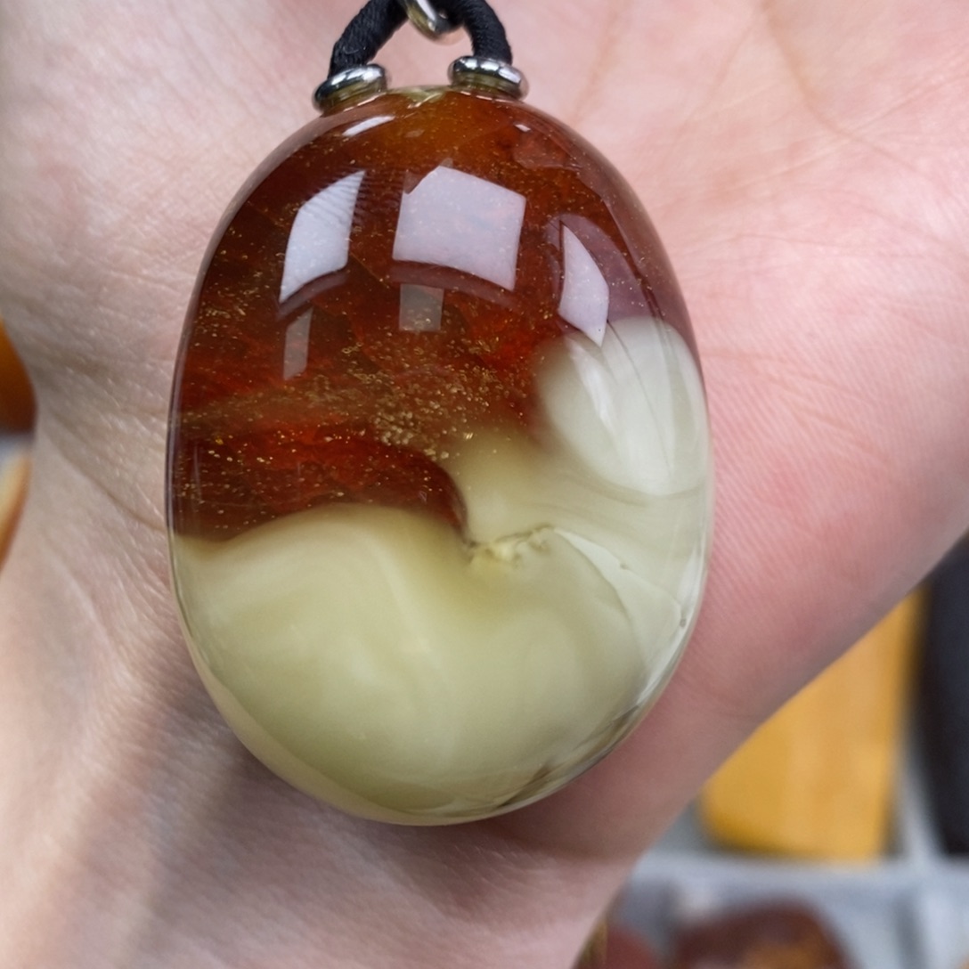 琥珀吊坠(赠链)未镶嵌