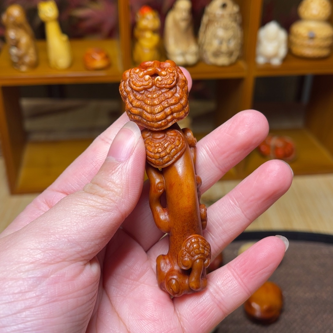 用***球鹿骨把件鹿角灵芝如意