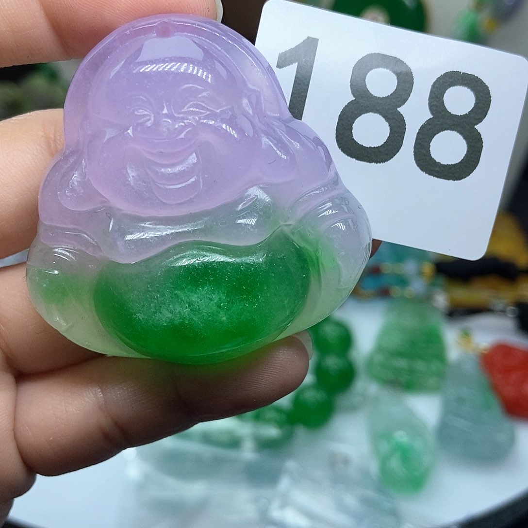 翡翠吊坠(赠链)未镶嵌