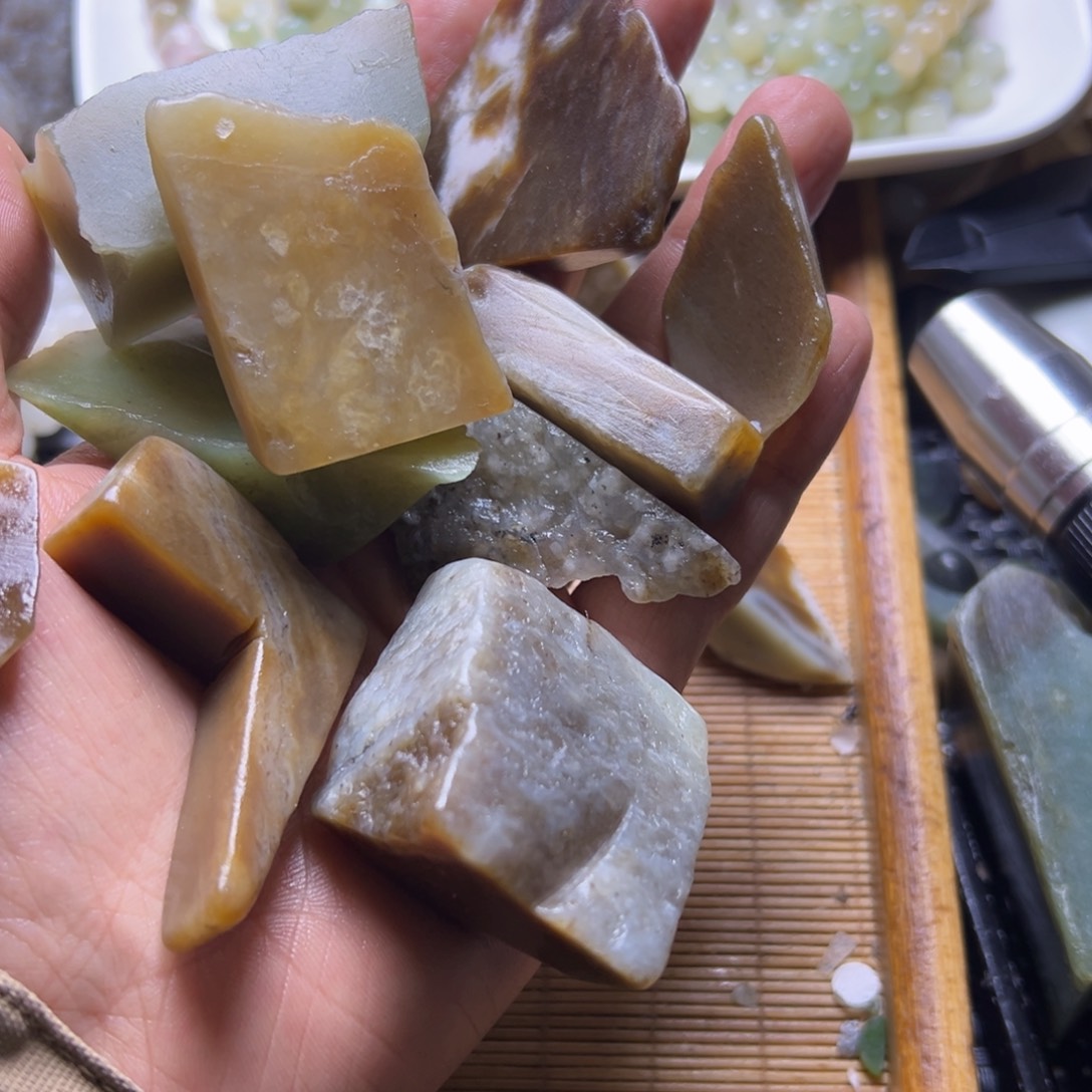 和田玉（糖玉）未镶嵌挂件