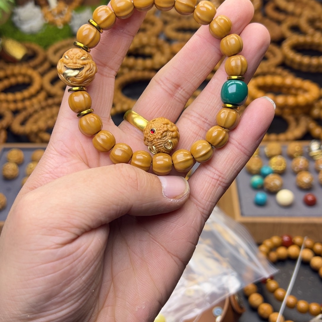 韩***七吊坠猴头核桃鲨鱼舔僧象神