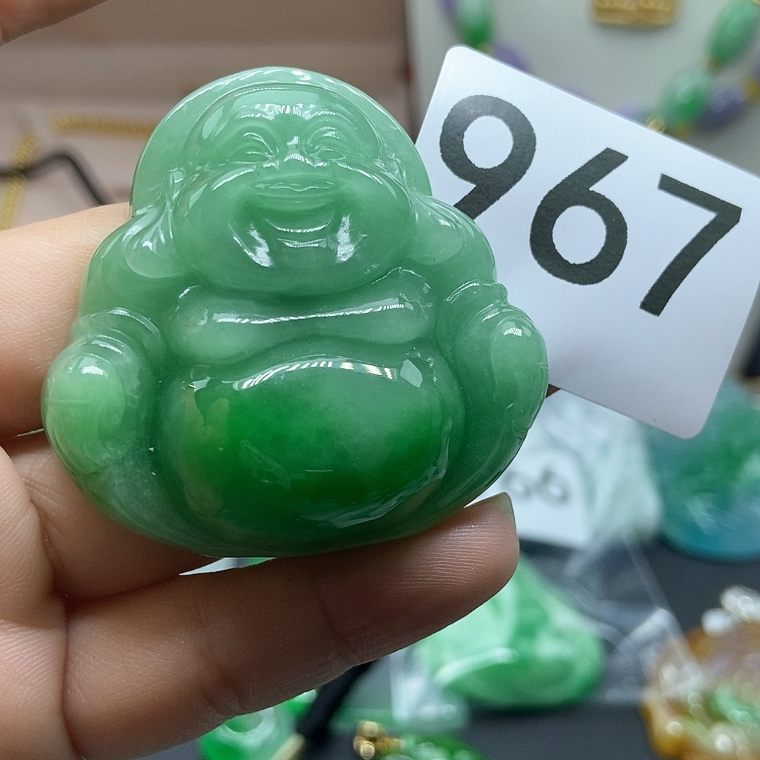 翡翠吊坠(赠链)未镶嵌
