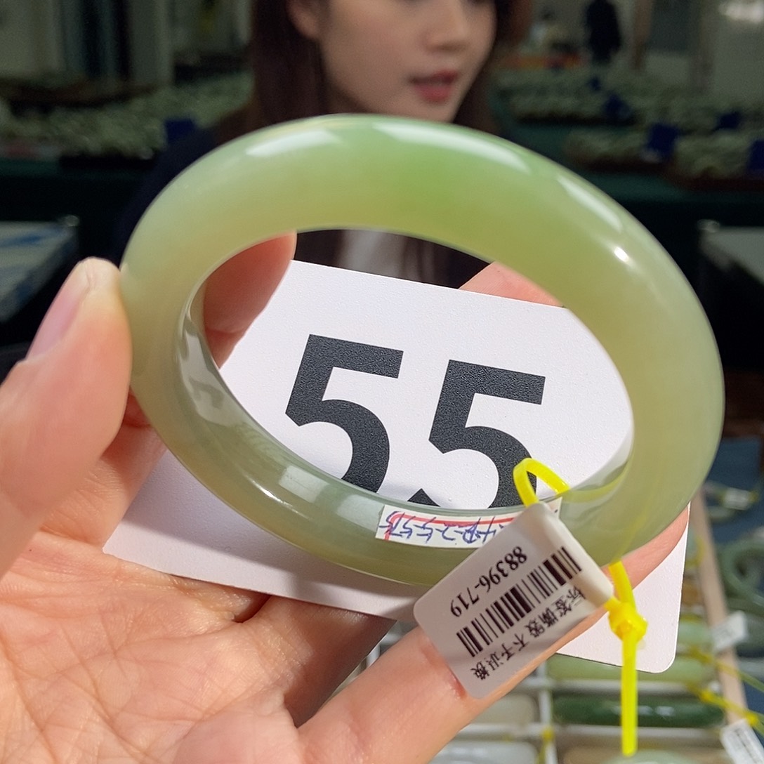 和田玉（翠青玉）手镯未镶嵌