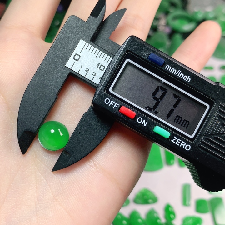 翡翠未镶嵌颈饰9.7*9.2*4.2