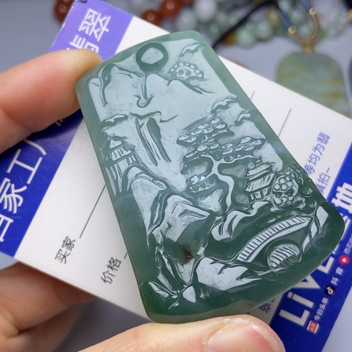 翡翠颈饰未镶嵌翡翠