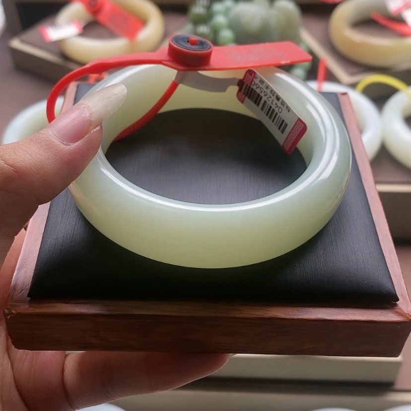 【闪购商品】未镶嵌手镯和田玉