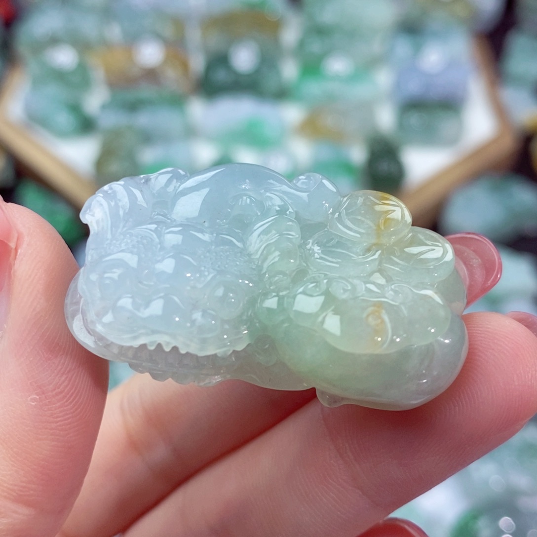 翡翠颈饰未镶嵌天然