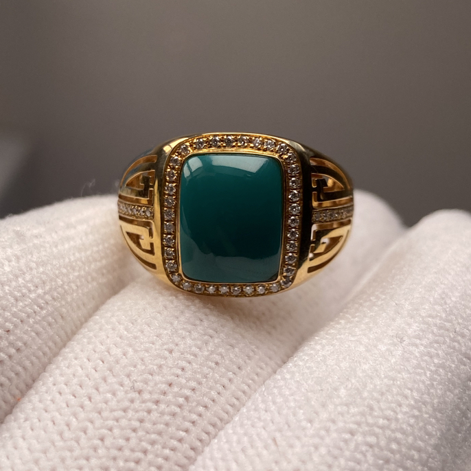 精品18K金戒指  6.81克