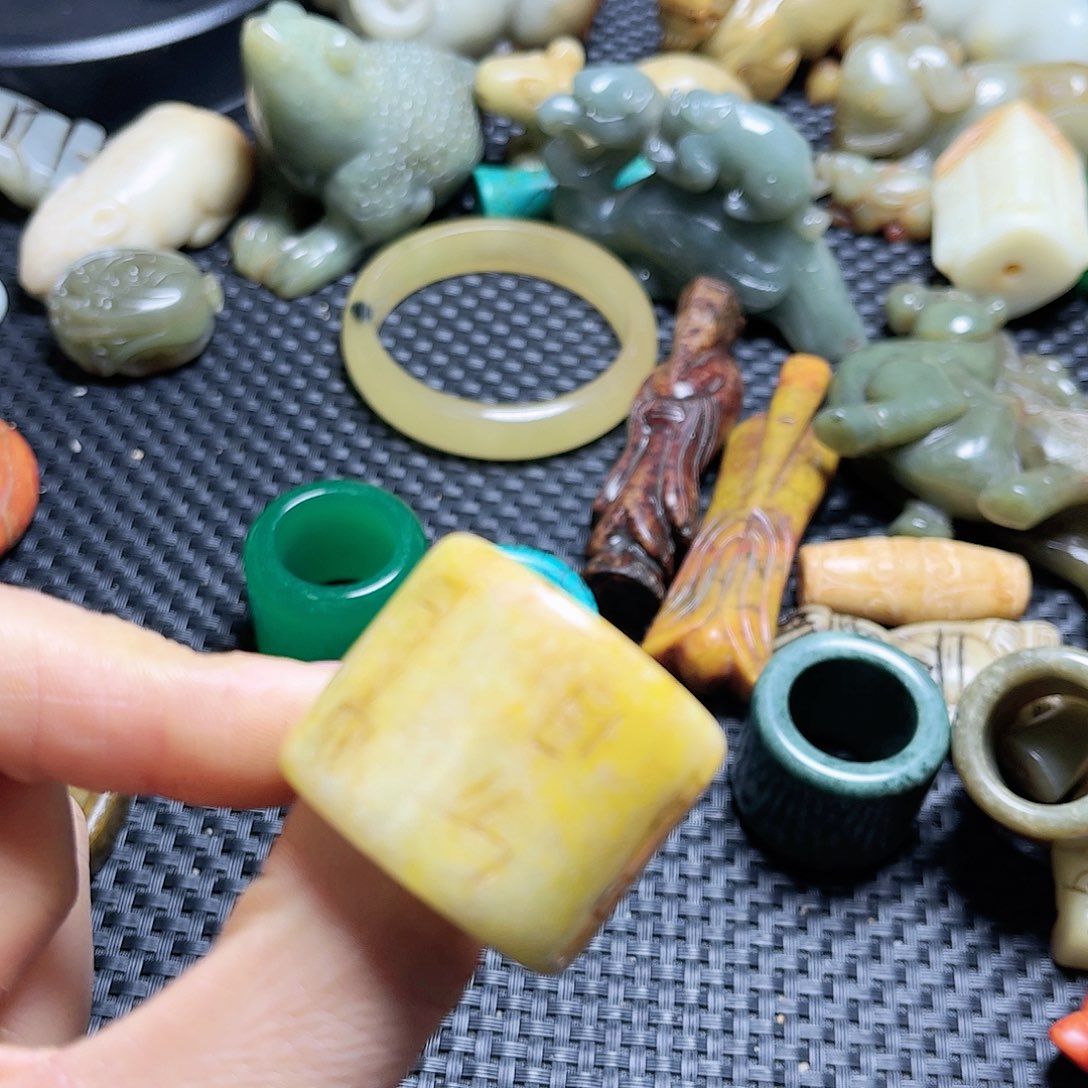 白玉菩提吊坠摆件