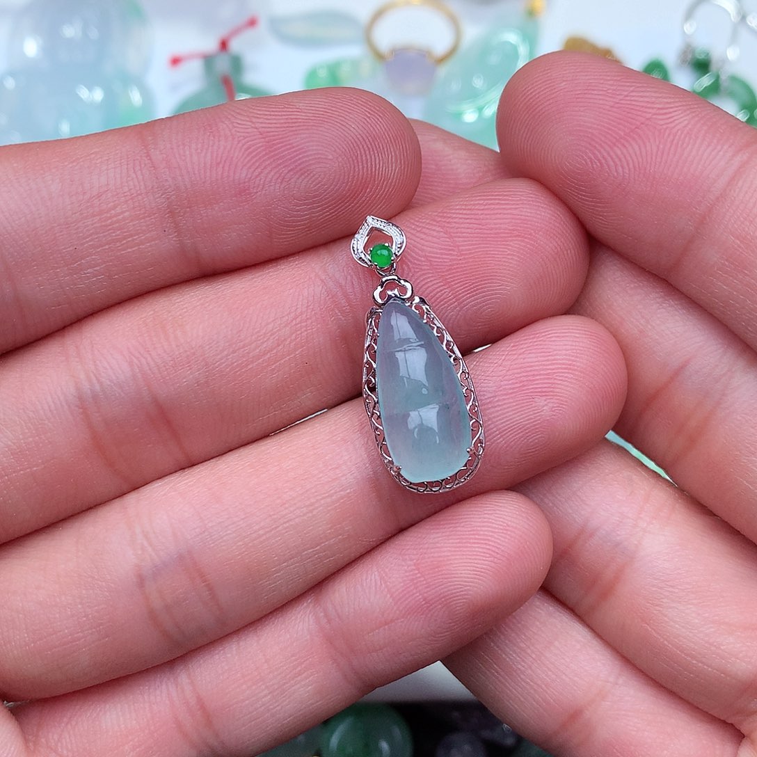 翡翠吊坠(不含链)18K金镶嵌