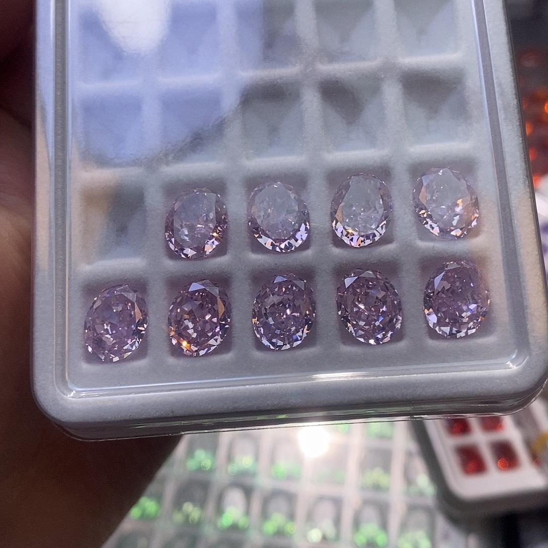 8*10 3颗浅粉 旦锆石（处理）冰花切