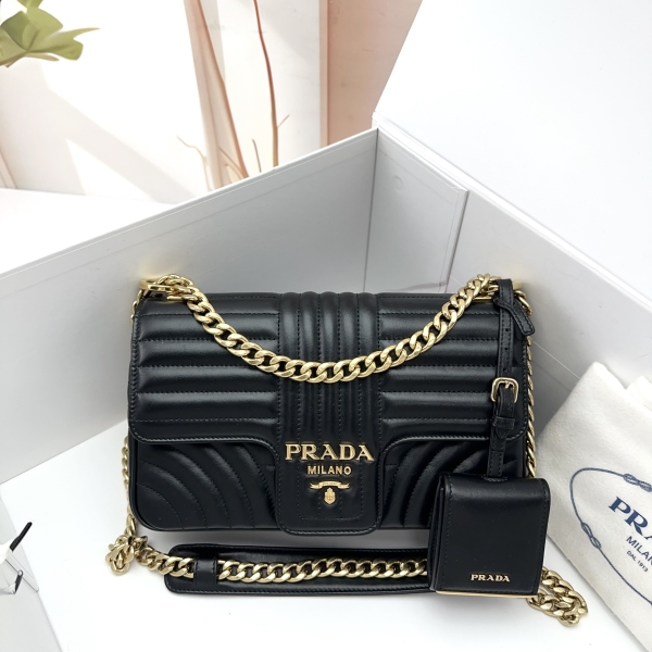 95新/普拉达/包包/市场价28000/250611YX0034