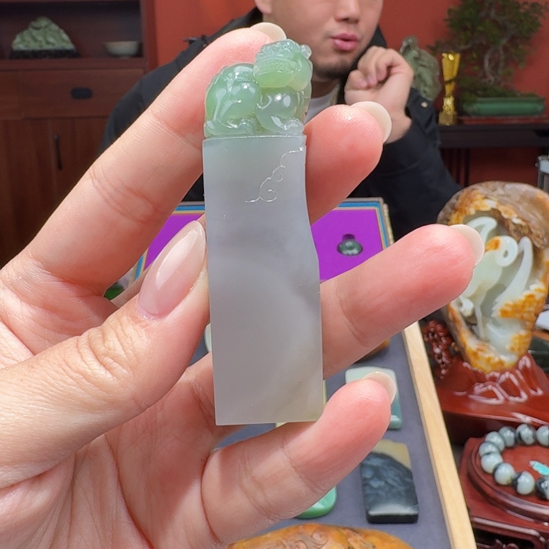 和田玉未镶嵌把件