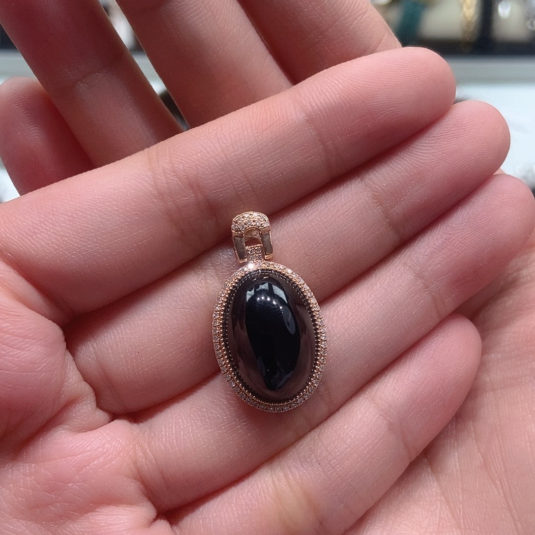 翡翠颈饰18K金镶嵌T****9吊坠