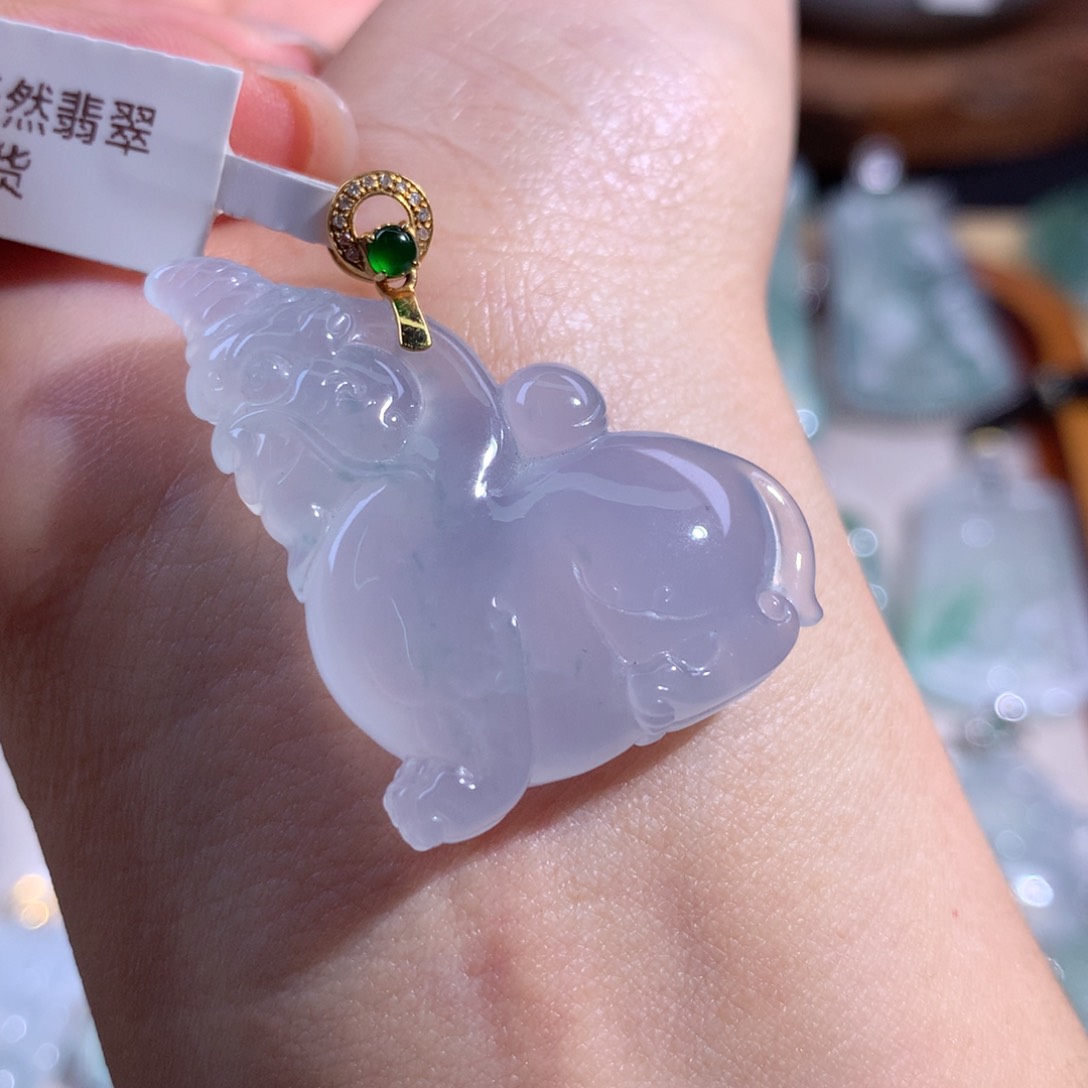 翡翠颈饰18K金镶嵌独角兽