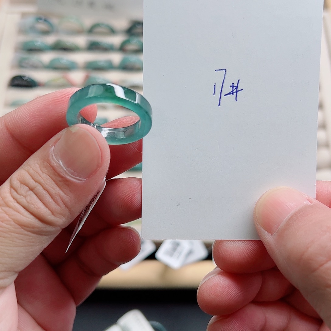 翡翠未镶嵌戒指翡翠