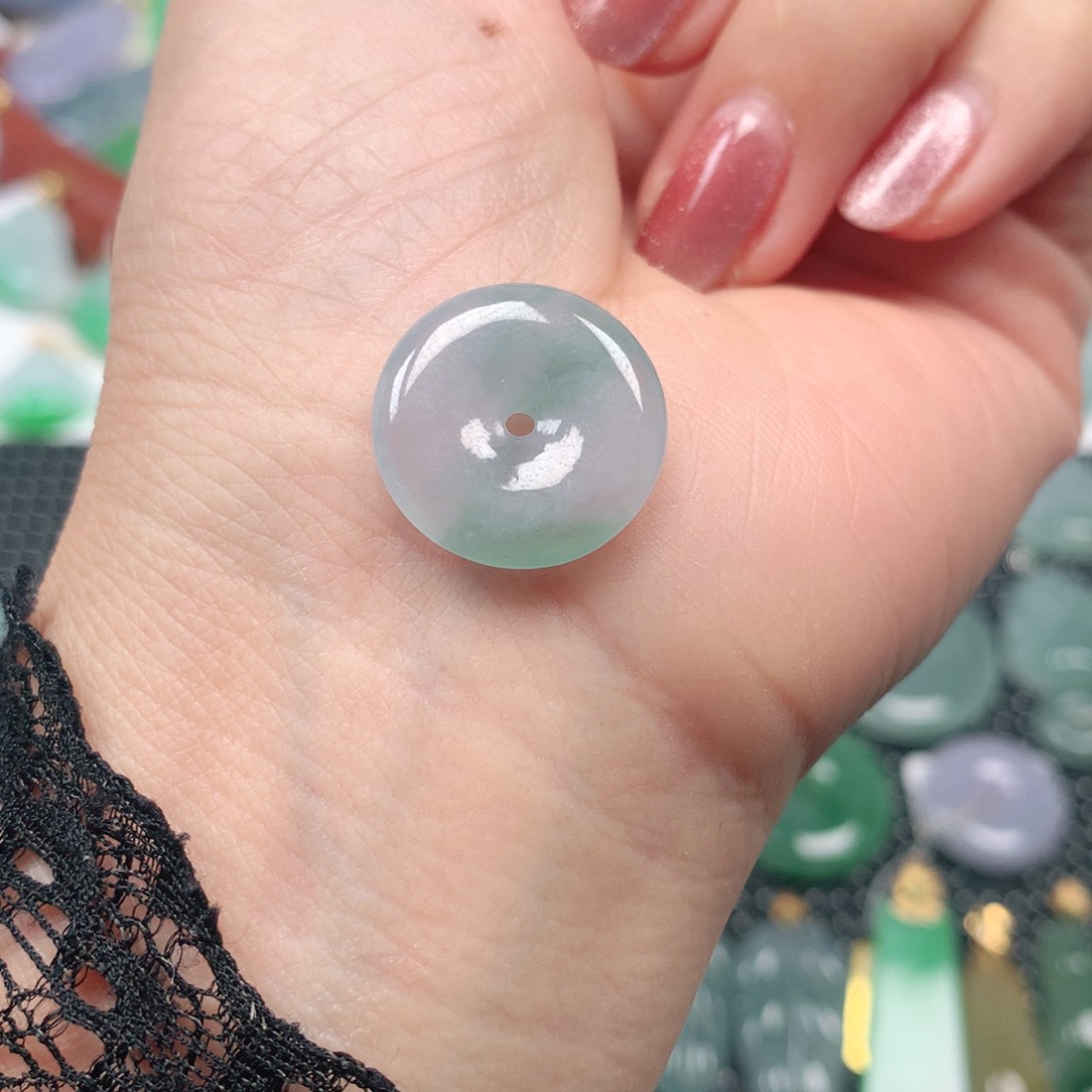 【闪购商品】翡翠吊坠(不含链)未镶嵌呼**儿