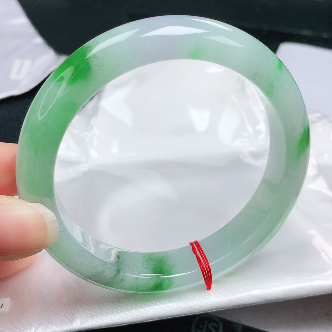 翡翠手镯未镶嵌正
