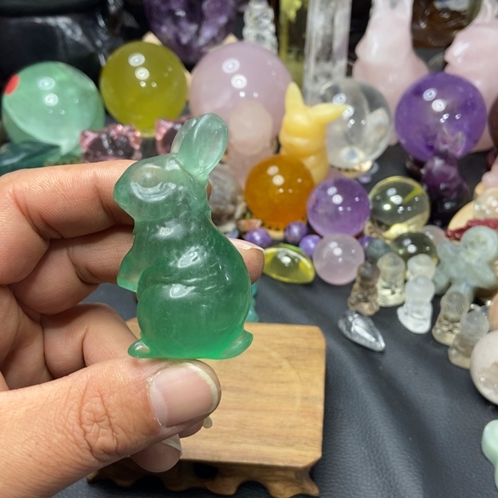 水晶摆件未镶嵌绿兔子