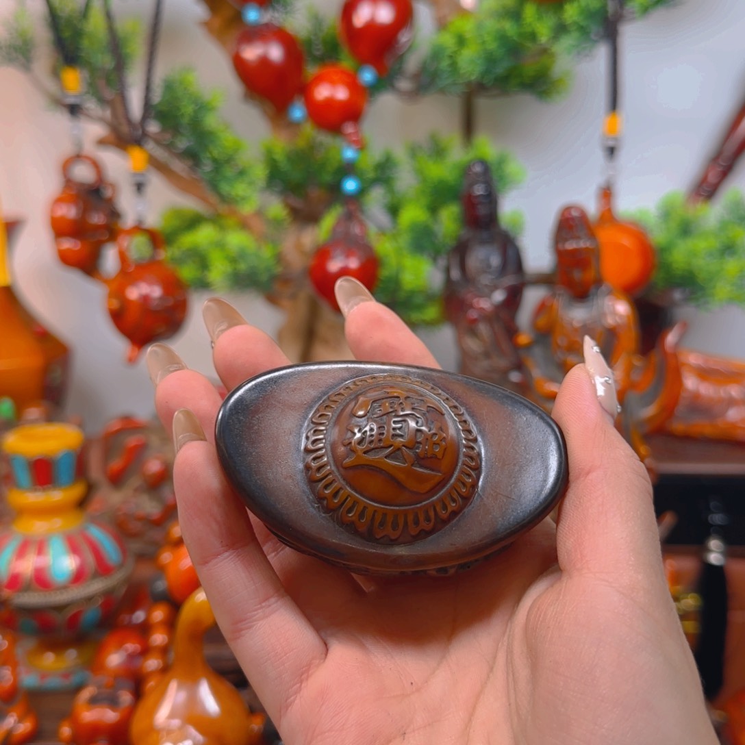 琥珀裸石未镶嵌元宝