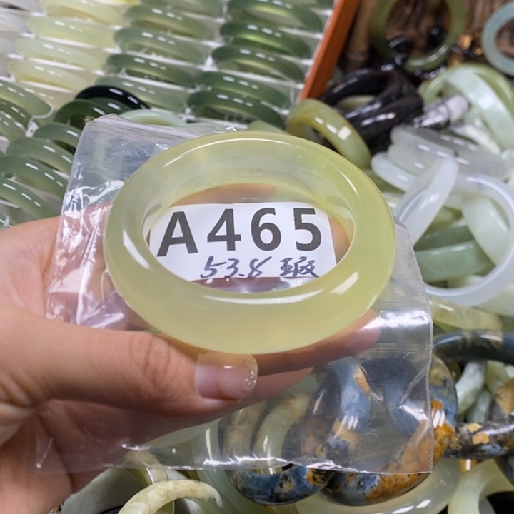 我***看蛇纹石玉未镶嵌手镯