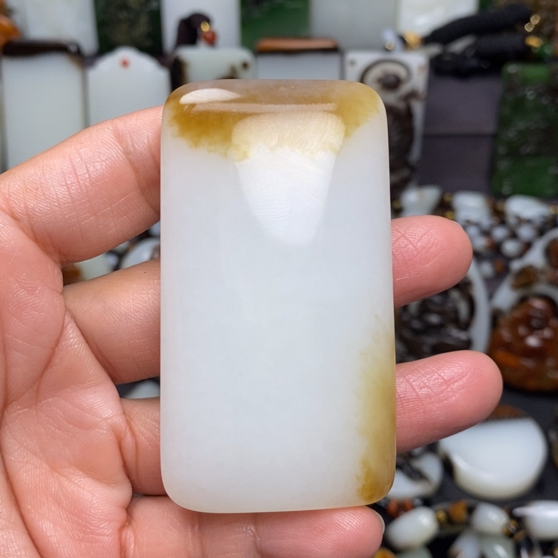 和田玉颈饰未镶嵌好****在