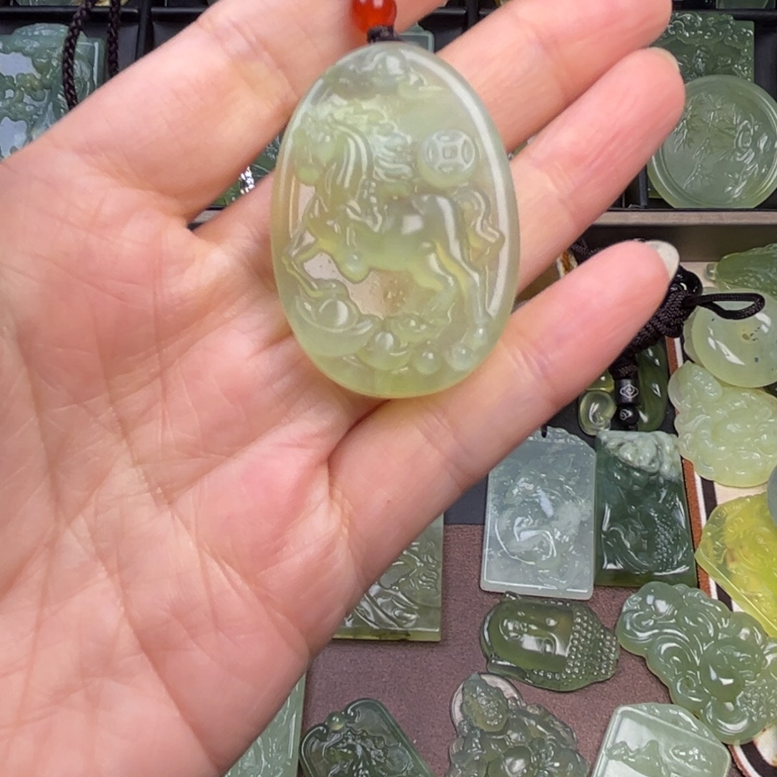 蛇纹石玉未镶嵌吊坠(赠链)