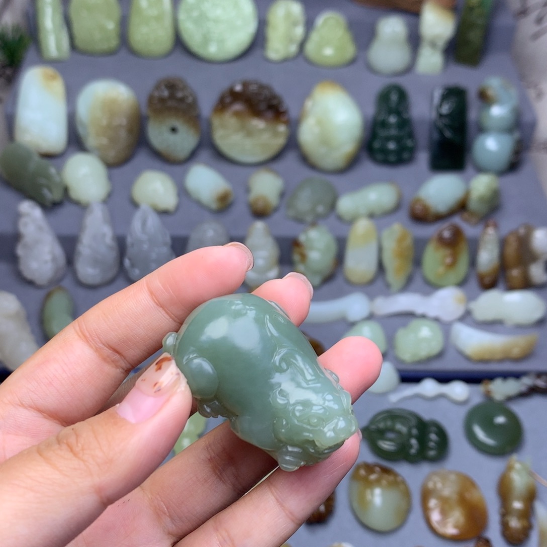 和田玉未镶嵌挂件