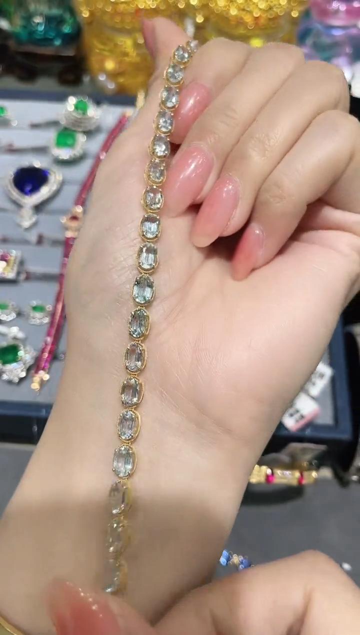 18K金镶嵌海蓝宝石手链