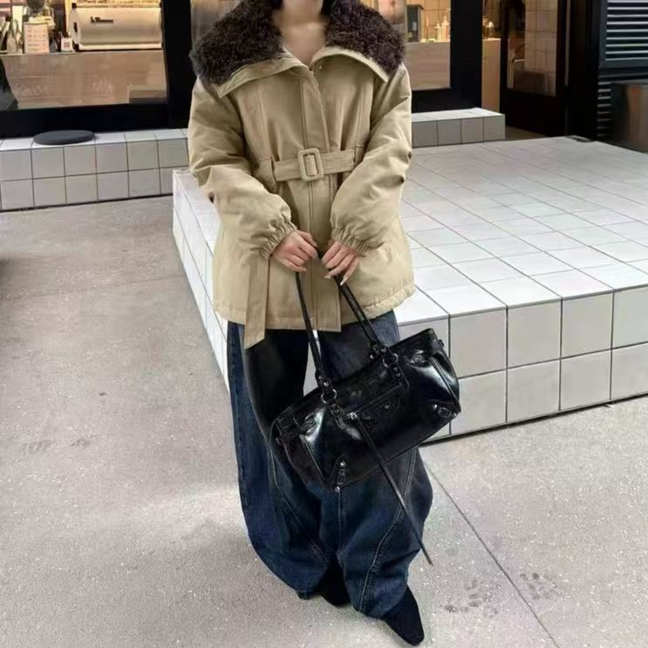 Manmi   卷毛拼接翻领派克棉服外套  88316（C4）