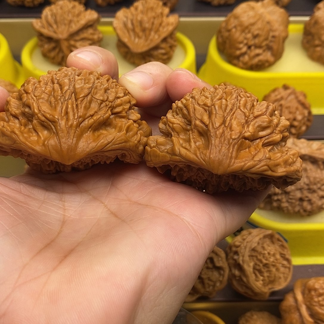 文玩核桃吊坠蛇王52