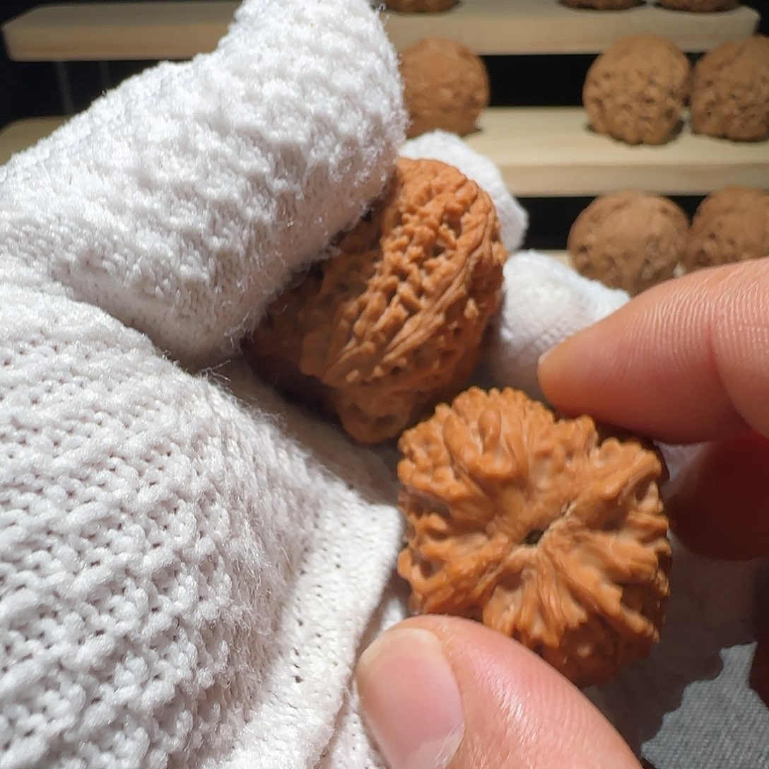 秦***正吊坠文玩核桃大蒜头