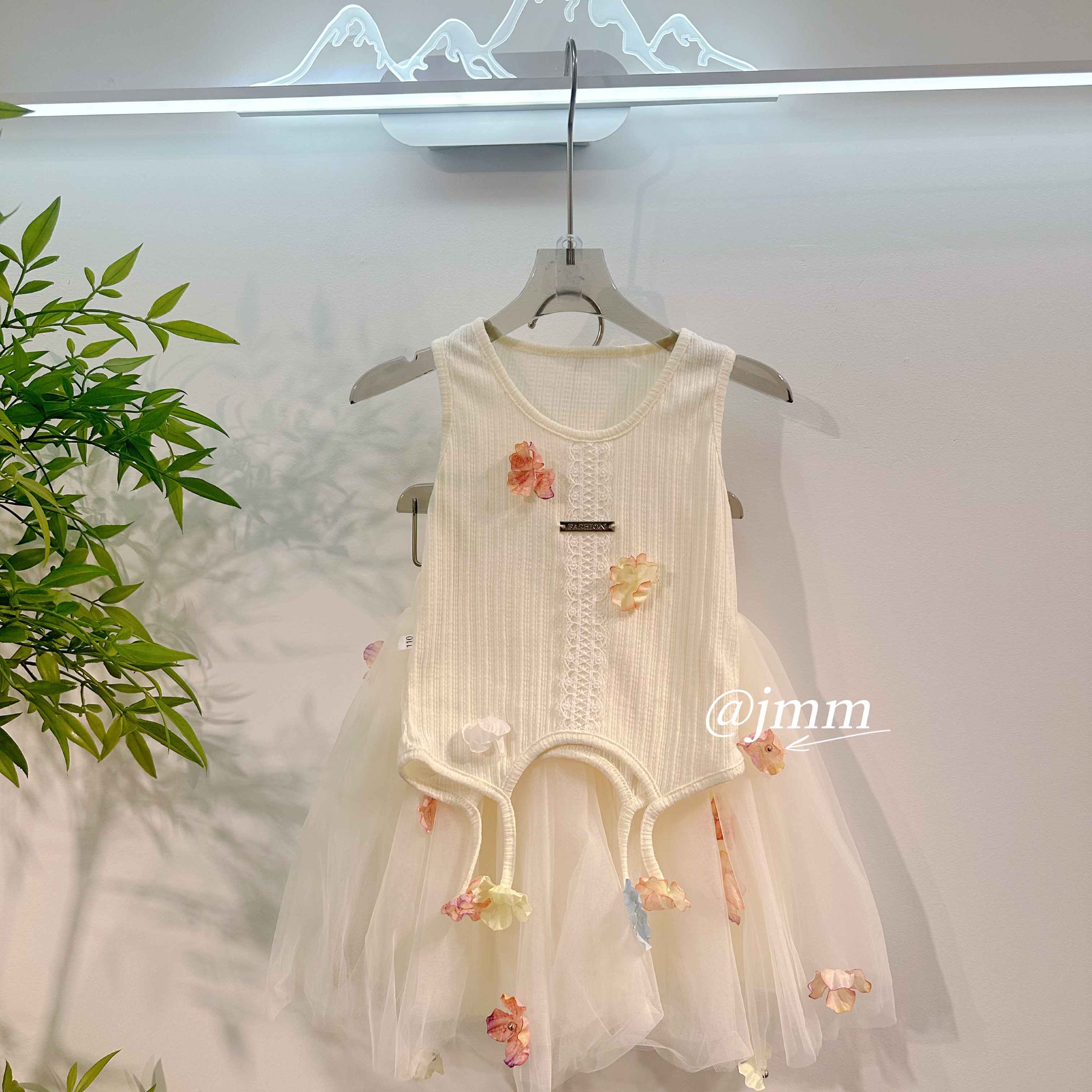 A301 马甲白色碎花宝宝夏季女公主风背心