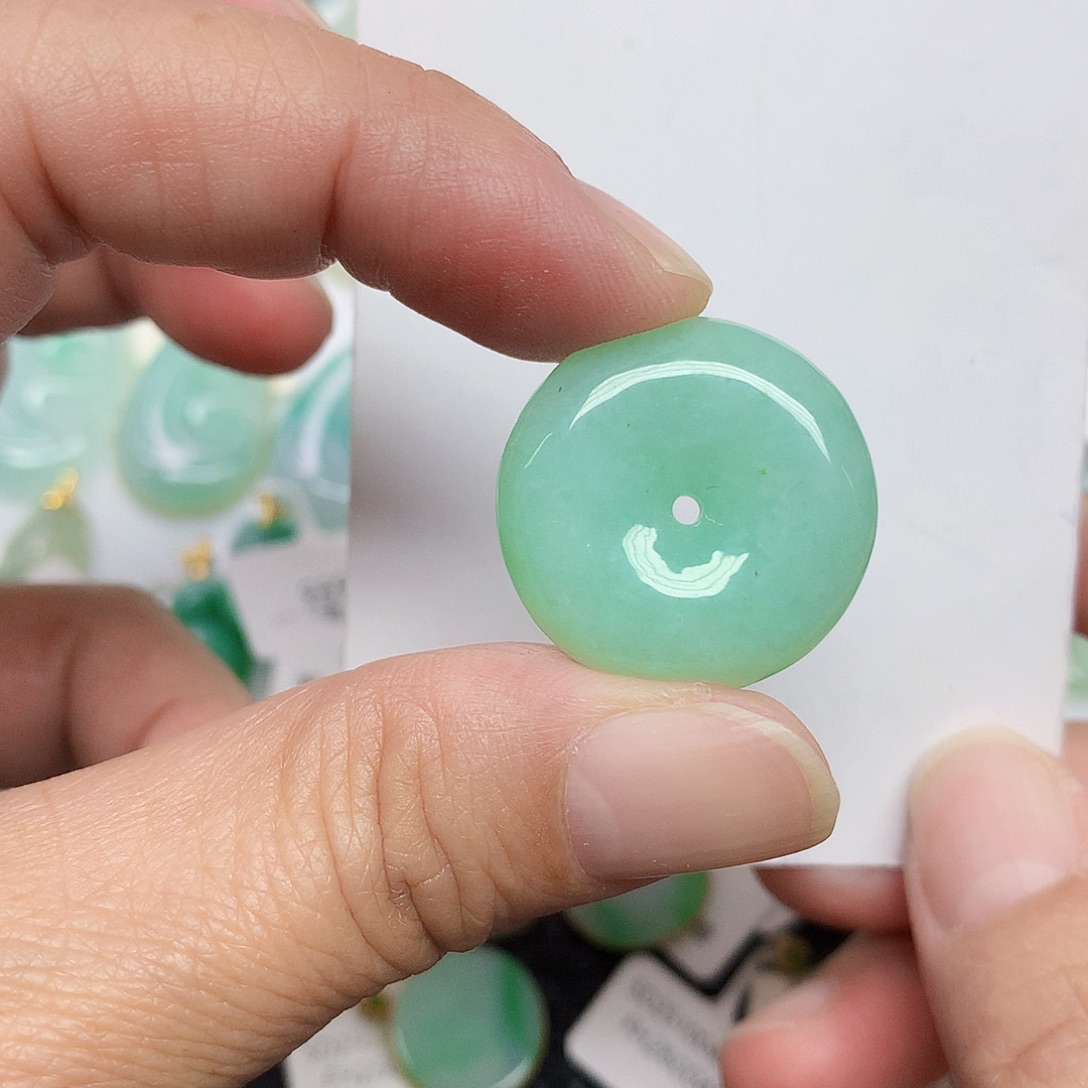 翡翠未镶嵌颈饰467899